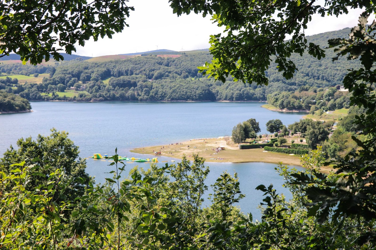 Le lac du Laouzas si tué à 20 minutes de notre maison d'Hôtes, dans le Tarn.